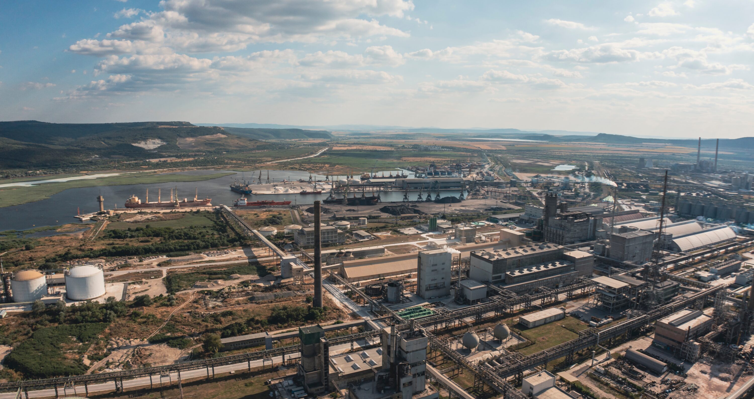 carbon,footprint.,close,up,aerial,industrial,zone,in,europe,with